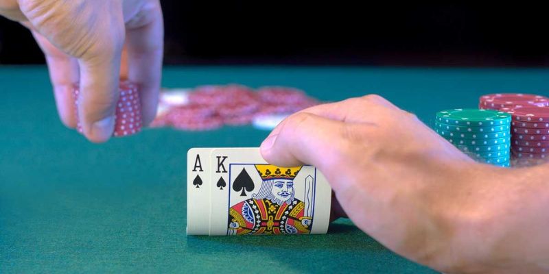 Hành động bet sizing lớn khi cầm hand poker mạnh