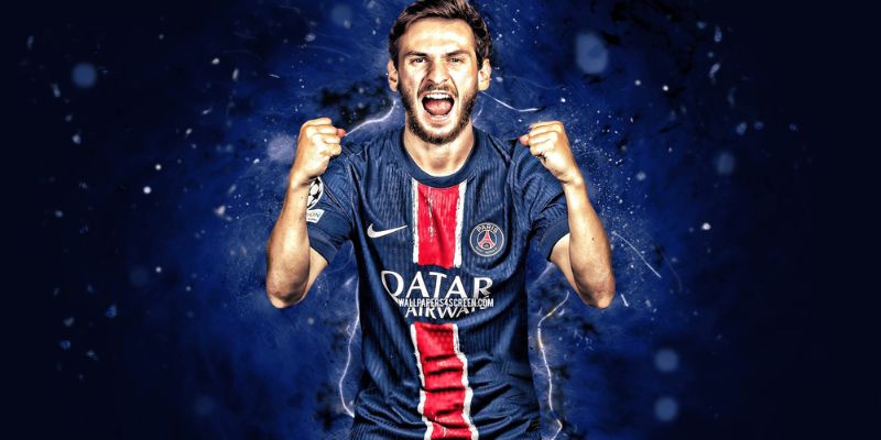 Tiền đạo PSG Khvicha Kvaratskhelia